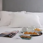 Ξενοδοχείο με διαμερίσματα Anny Residences & 4*