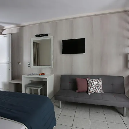 Aparthotel Anny Residences &